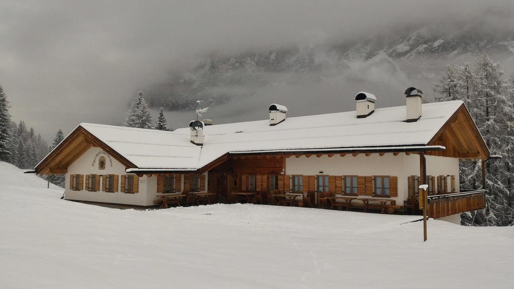 Villa Jägerhaus Agriturismo Cortina d'Ampezzo Exterior foto